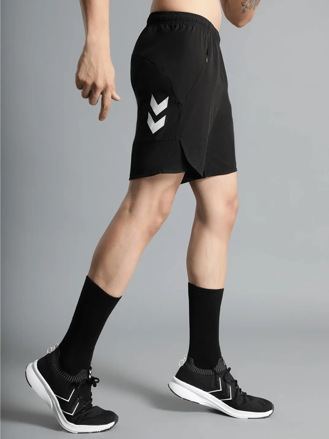 Kuro Polyester Short